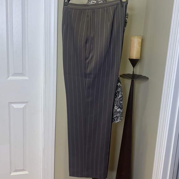 EUC Kasper Smoke Grey 2 Pc Pinstripe Pantsuit, 14P - Picture 10 of 14